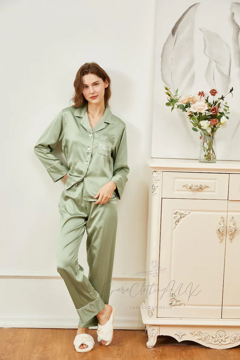 Personalised Satin Pyjamas Bridesmaid Matching Pajamas Pajamas Set Monogram Party Wedding Gift Satin Pjs Custom Name (art.: 3920d2ee65aff) - 3920d2ee65aff