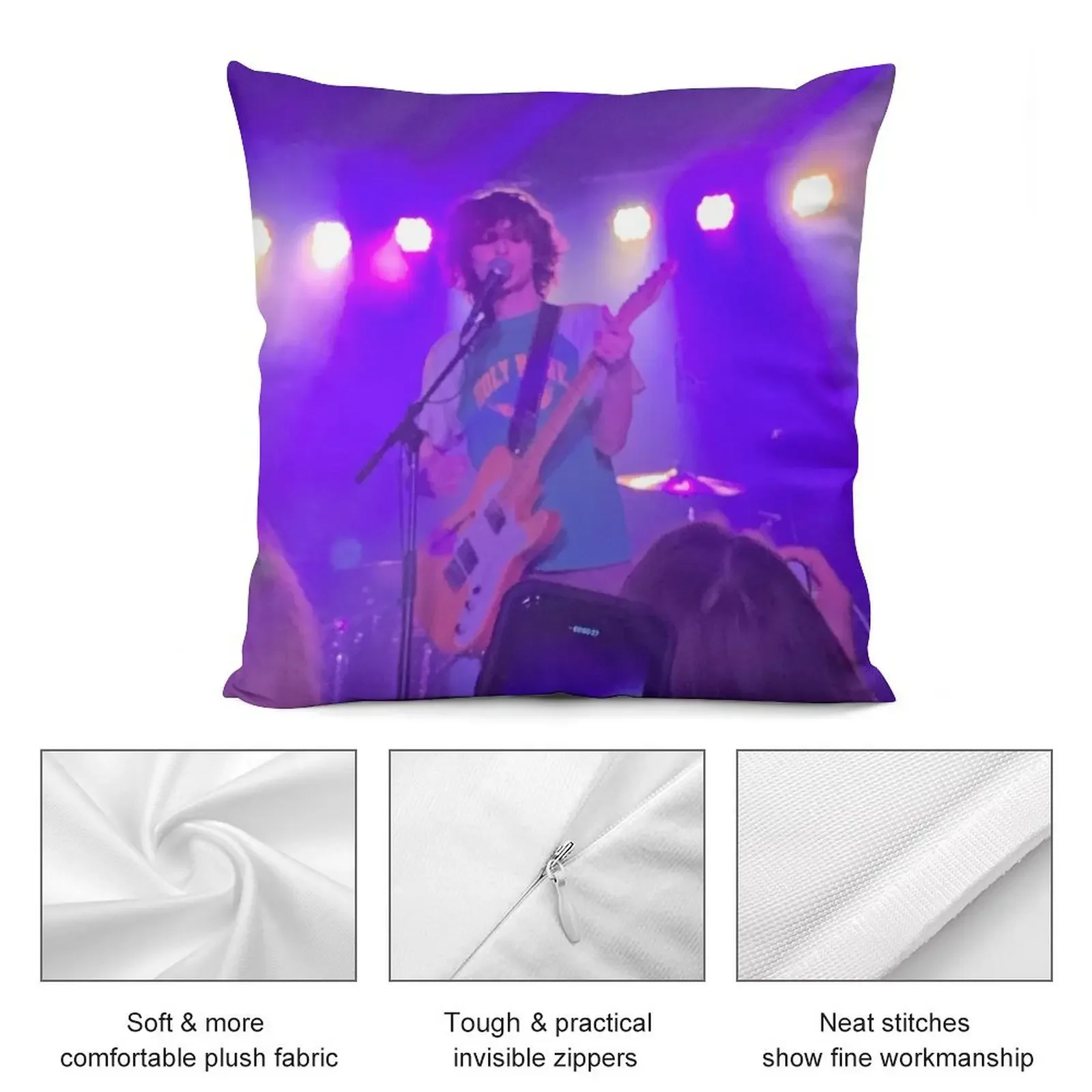 Декоративная подушка Finn Wolfhard на заказ декоративная для фото наволочка