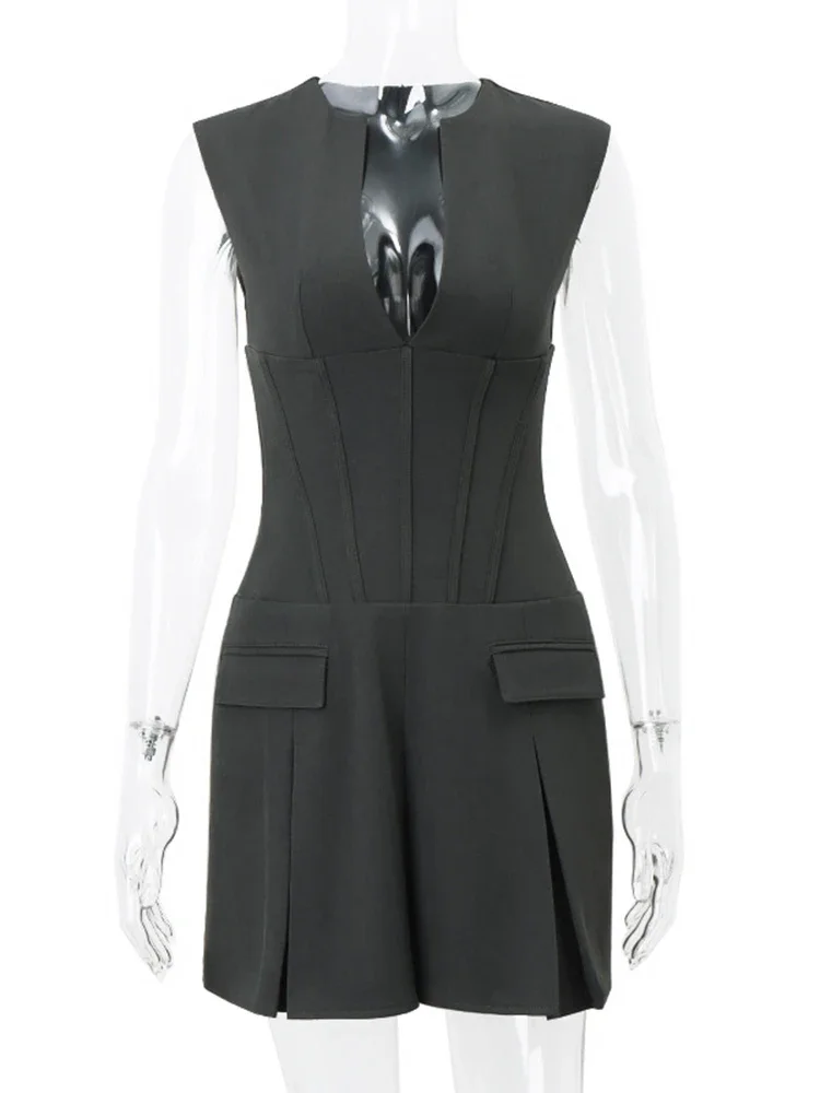 Женское мини-платье без рукавов с V-образным вырезом и карманами