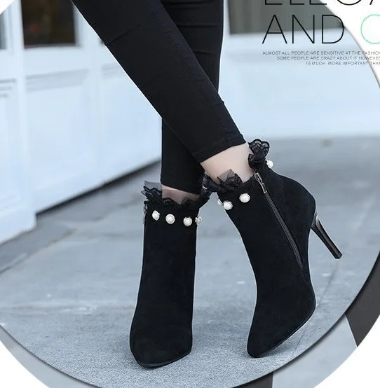 Женские ботинки на высоком каблуке с острым носком молнии |