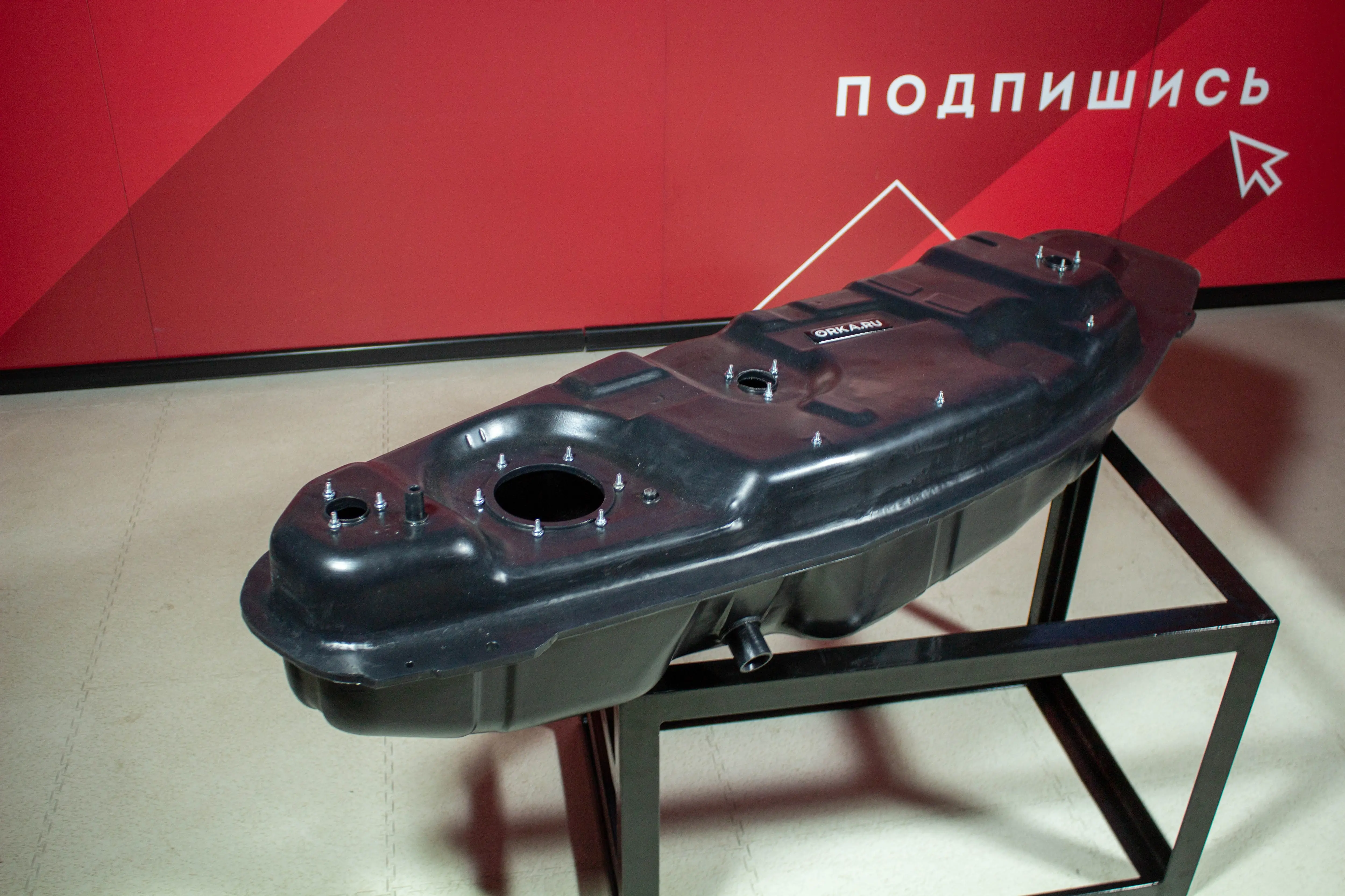 Бак паджеро 4. Бак митсубиси паджеро 4. Пластиковый бак паджеро 3. Пластиковый топливный бак паджеро 4. 2 дизель.