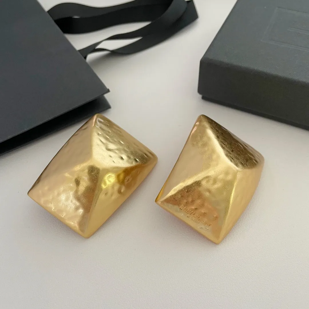 

European and American fashion retro exaggerated personality geometric shape ear clip