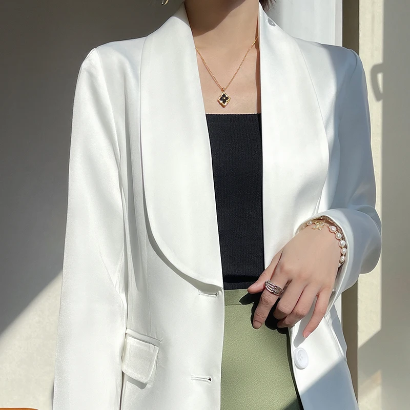 Рисунок 4 - Женский костюм из сатина с уксусной кислотой