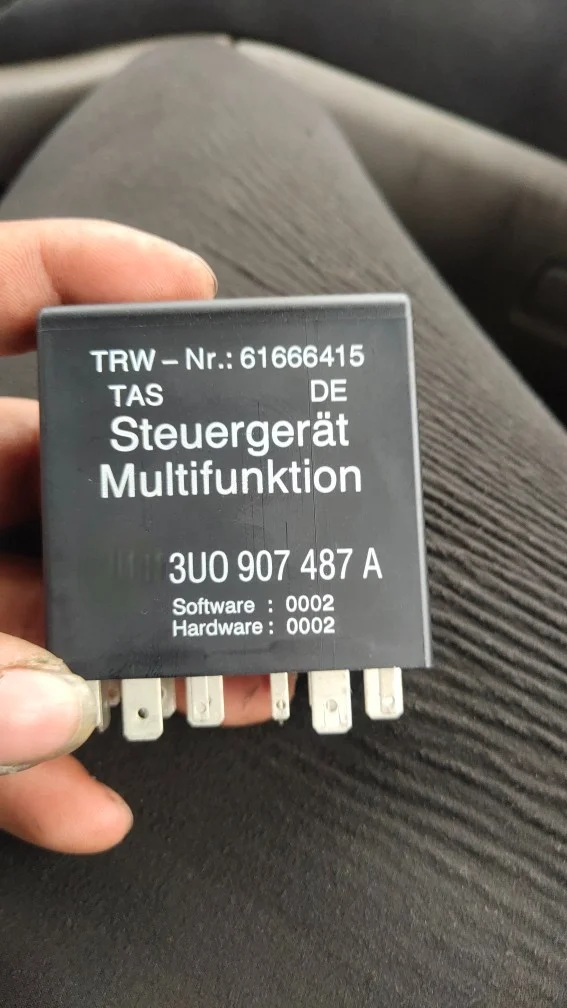 

AZGIANT 3U0907487 A Car Multifunctional Steering Wheel Module No. 486 relay For Skoda Superb VW Passat Automotive Relays