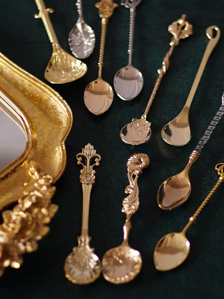 

2023New Golden Retro Crown Dessert Fork Spoon Coffee Spoon Cake Fork Girl Stainless Steel Spoon Small Spoonful Dessert Spoons