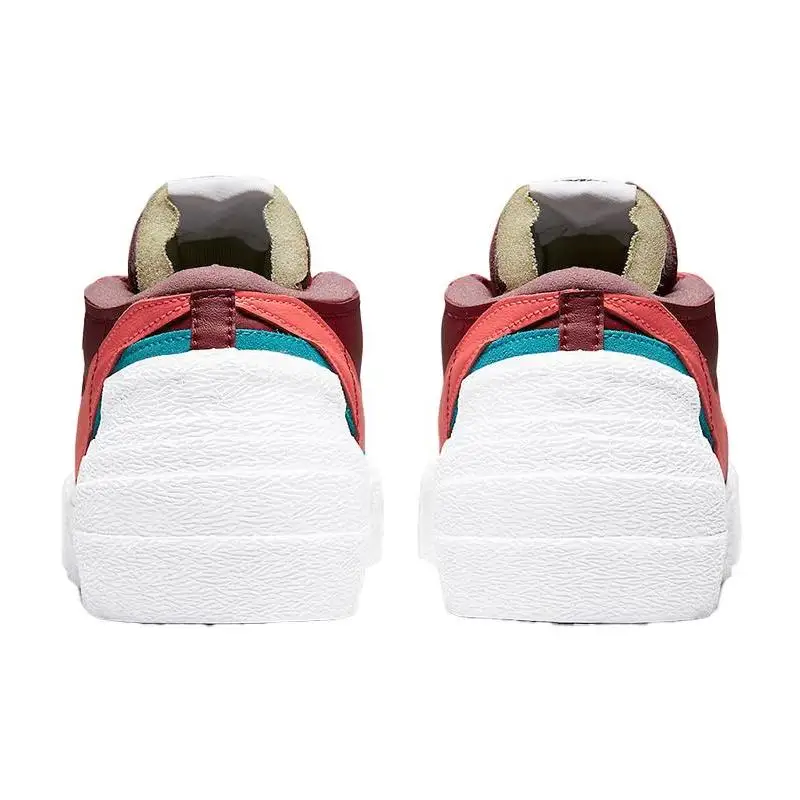 Nike Blazer Low Sacai KAWS Красные кроссовки