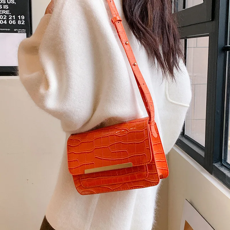 Женская сумка с цепочкой маленькая квадратная Универсальная на одно плечо