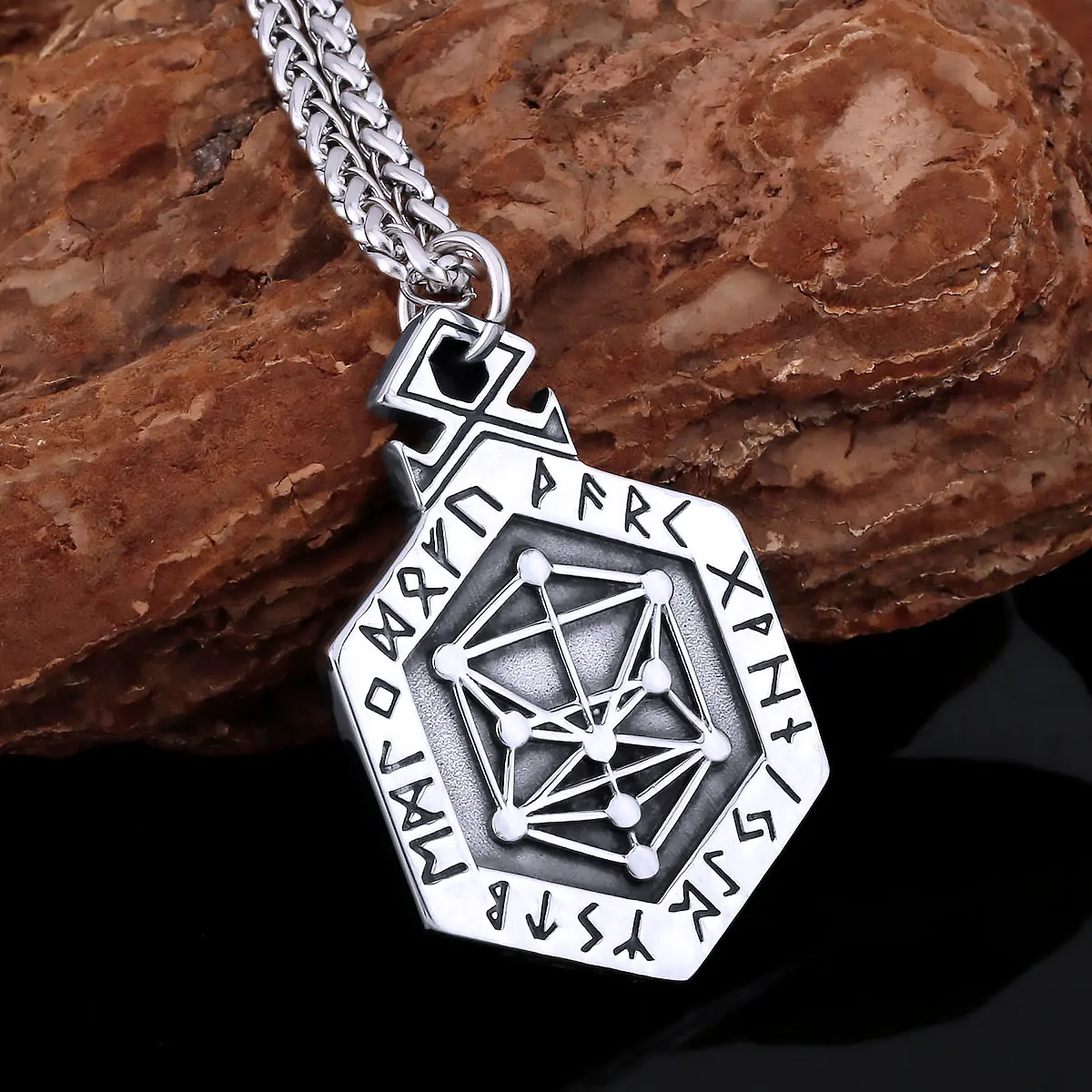 

Odin Rune Stainless Steel Viking Necklace Nordic Men's Celtic Knot Amulet Rune Fashion Pendant Compass Locomotive Jewelry Gift