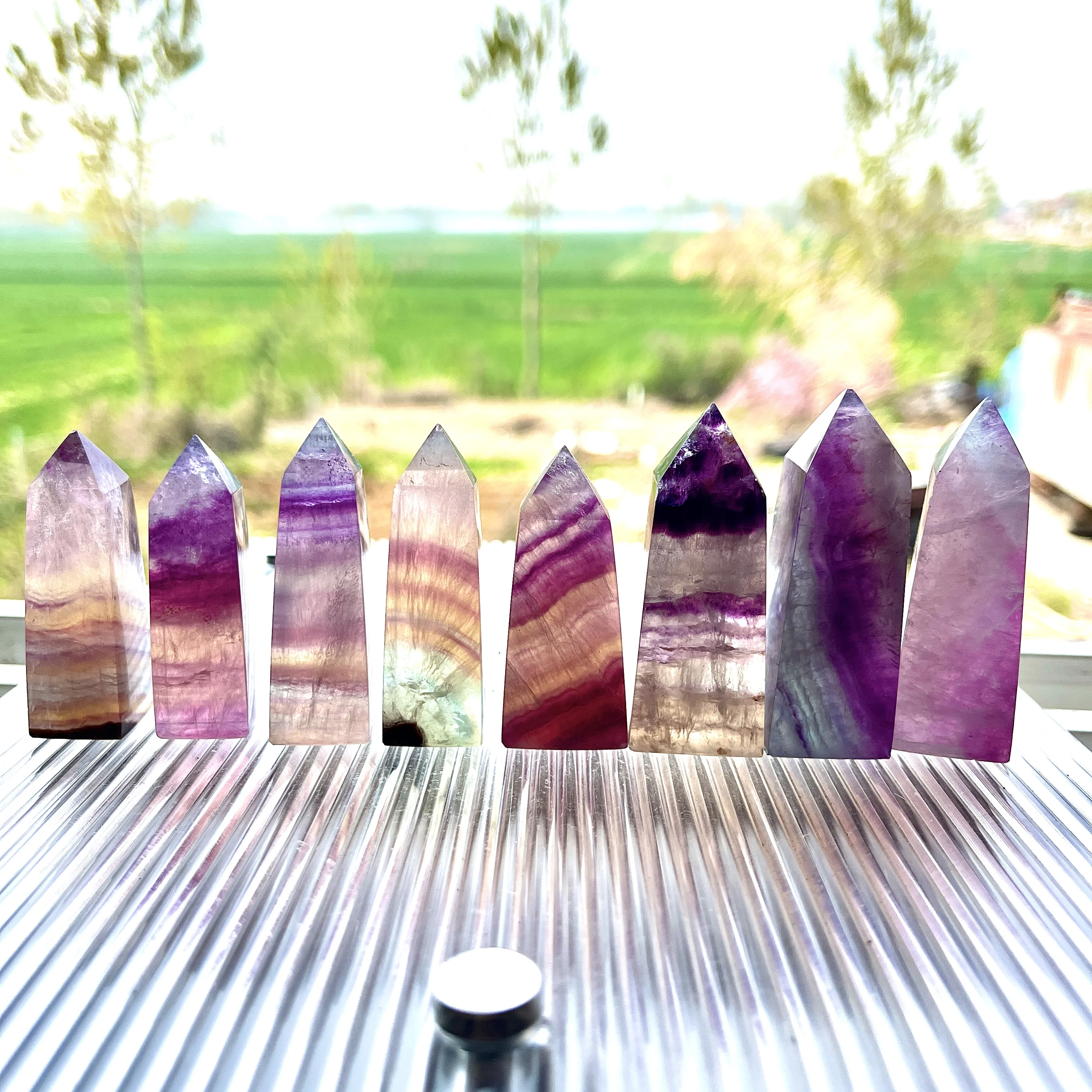 Колонка из натурального кристалла фиолетовая зернистая камень четырёхсторонняя