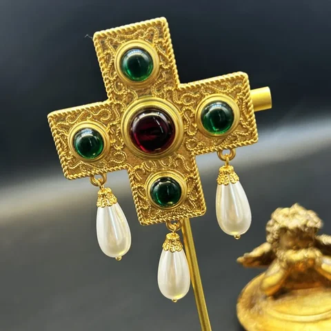 Винтажная средневековая брошь-крест