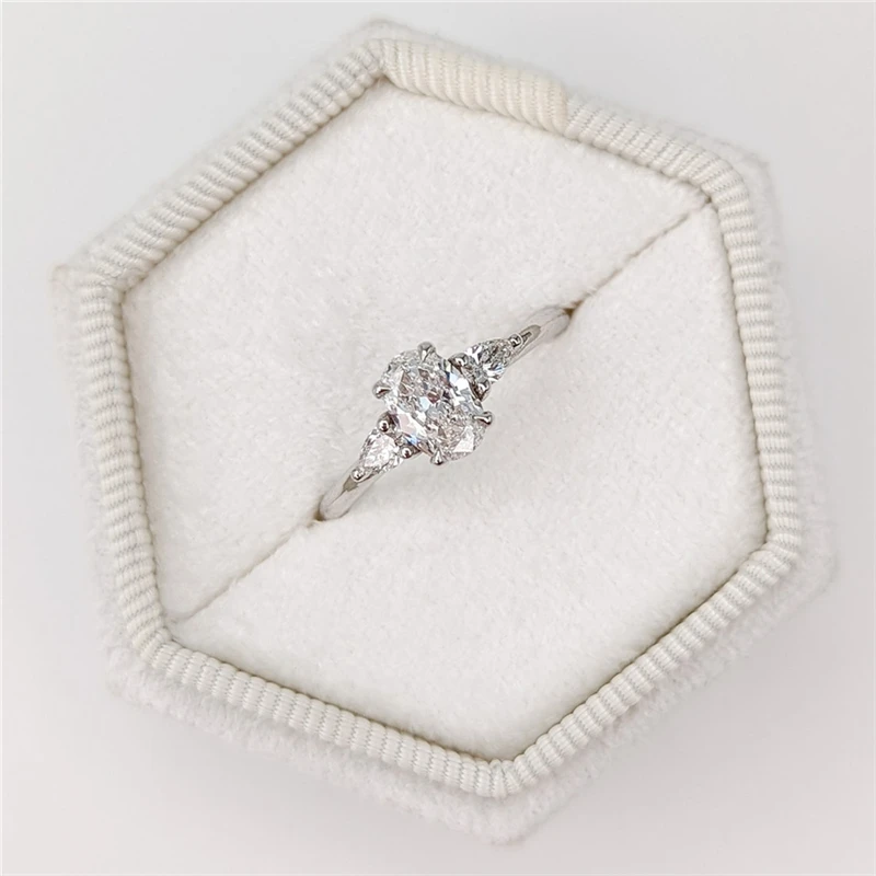 

RandH G14K White Gold 0.6CT Elongate Oval Moissanite Rings Two Pear Side Fashion Women Engagement Wedding AU585 Gold Jewelry