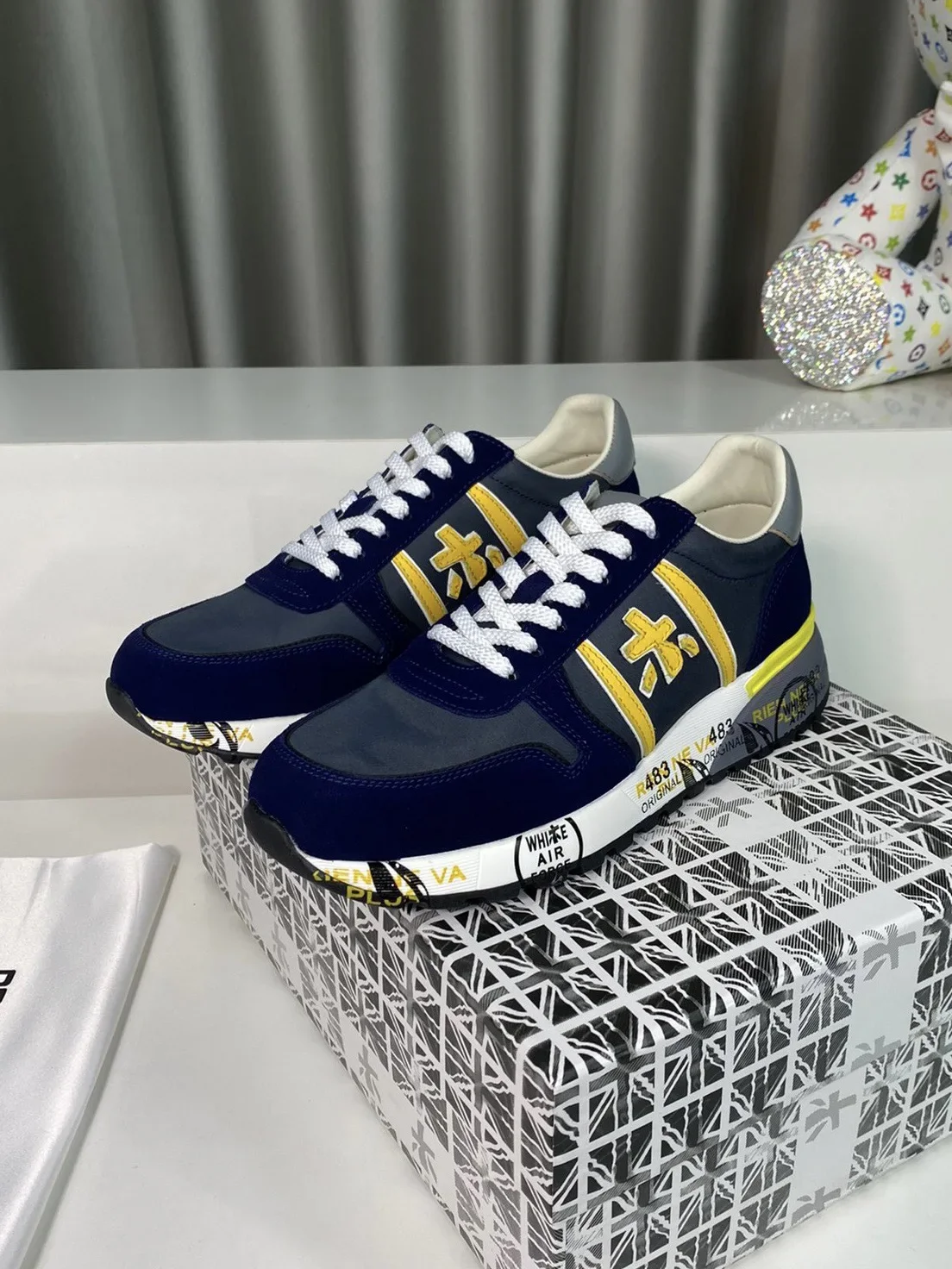 

Оригинальная обувь PREMIATA для мужчин и женщин, Италия. Качественная меховая подкладка. Кэжуал, размеры 35-46, по запросу.