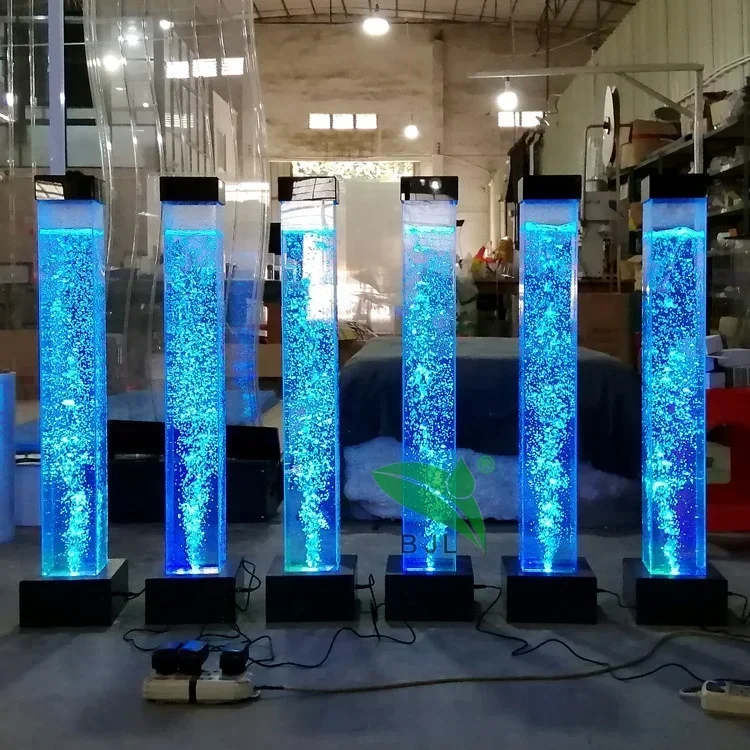 Фото Напольный светильник для интерьера с LED-подсветкой, меняющей цвета, из акрила, с водяными пузырьками, в форме квадратной колонны. №3