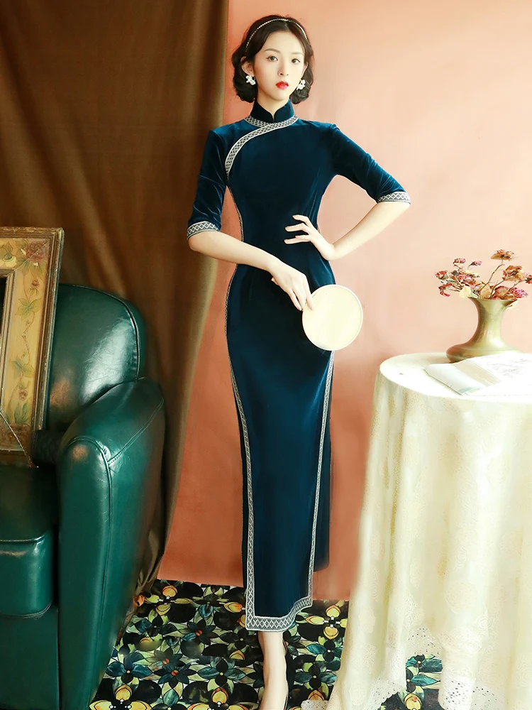 

Velvet cheongsam young girl modified version of the long temperament elegant retro yuan Chinese dress