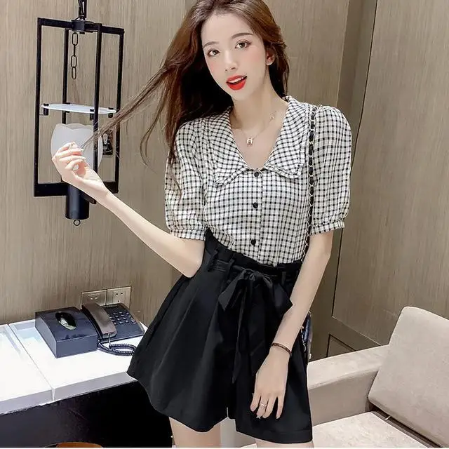 

2022 Summer Women New Two Piece Sets Female Short Sleeve Plaid Loose Blouses + High Waist Wide Leg Shorts Ladies Suits R140
