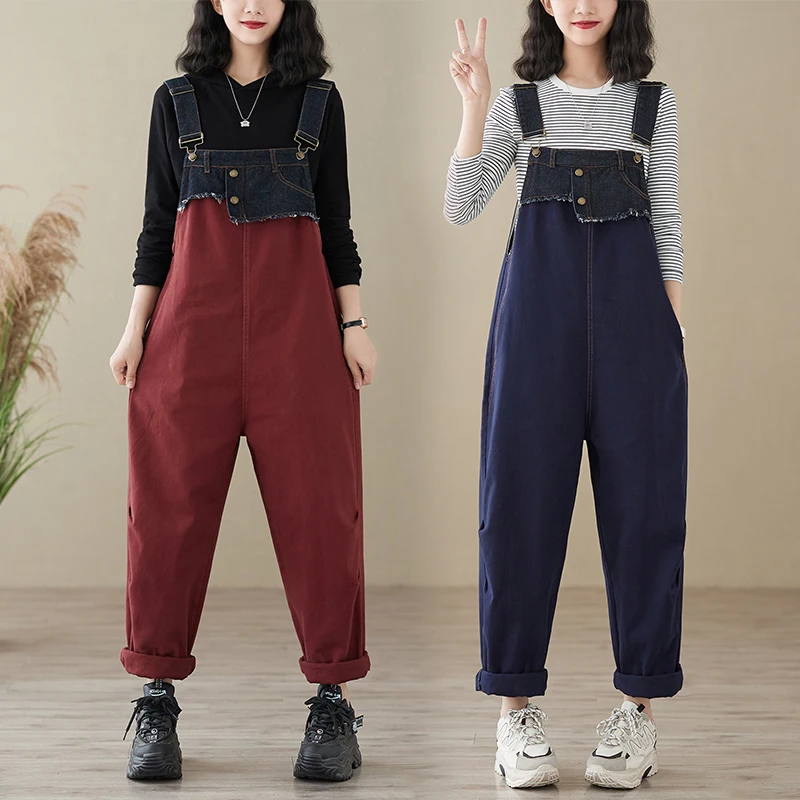 Комбинезон женский джинсовый свободного покроя с широкими штанинами и