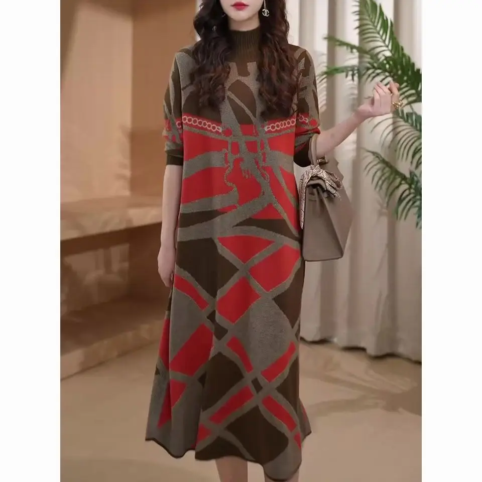 Женское трикотажное платье