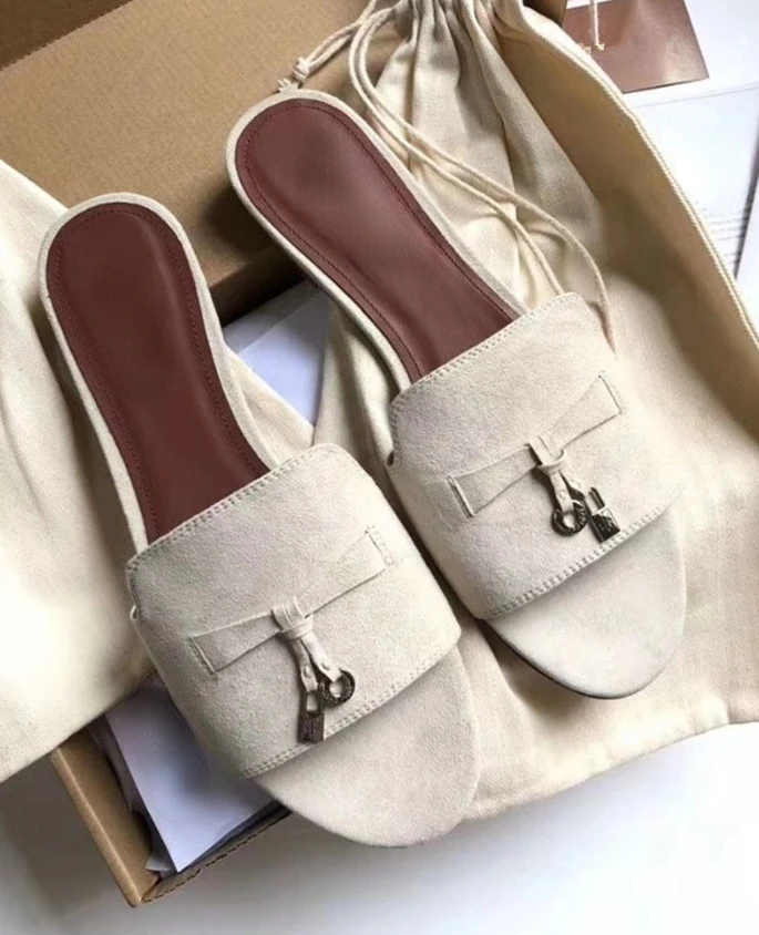 2023 Summer Flat Heel Open Toe Slippers Women Metal Lock Decor Solid Color Sandals Ladies Kid Suede Comfort Vacation Sandalias
