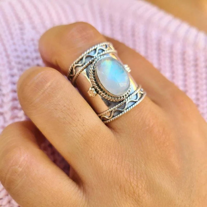

Bohemian Vintage Wide Ring Moonlight Stone Ancient Silver Ring Ornament