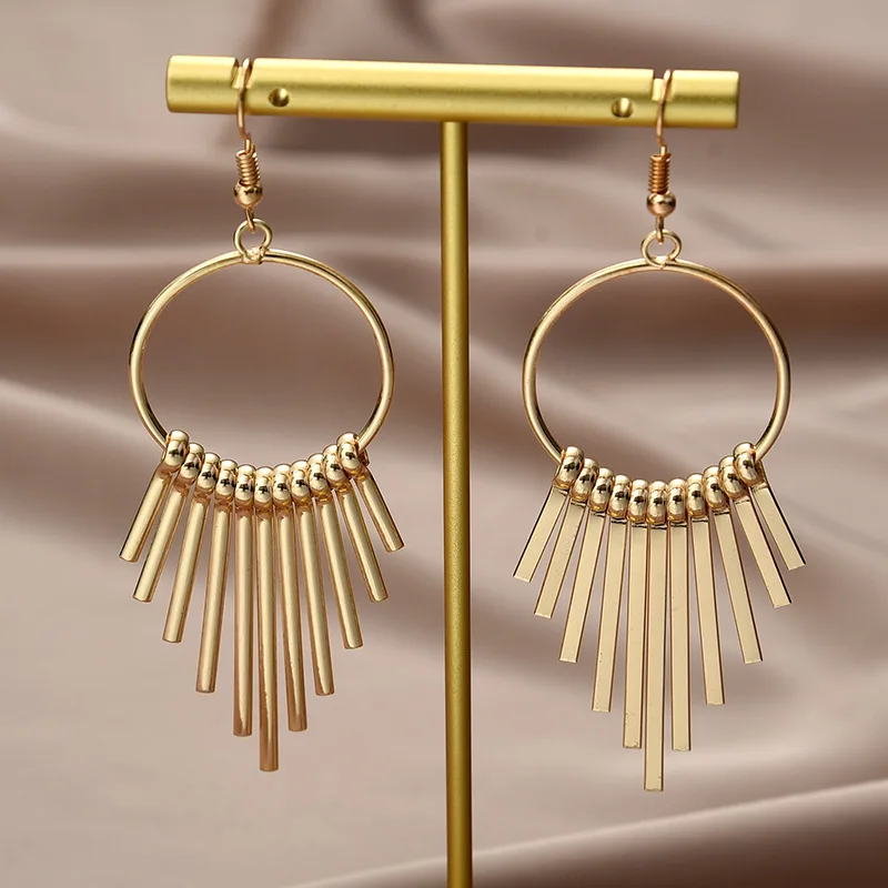 

1 Pair Long Sectorial Tassel Earrings for Women Cool Round Metal Pendant Ear Accessory