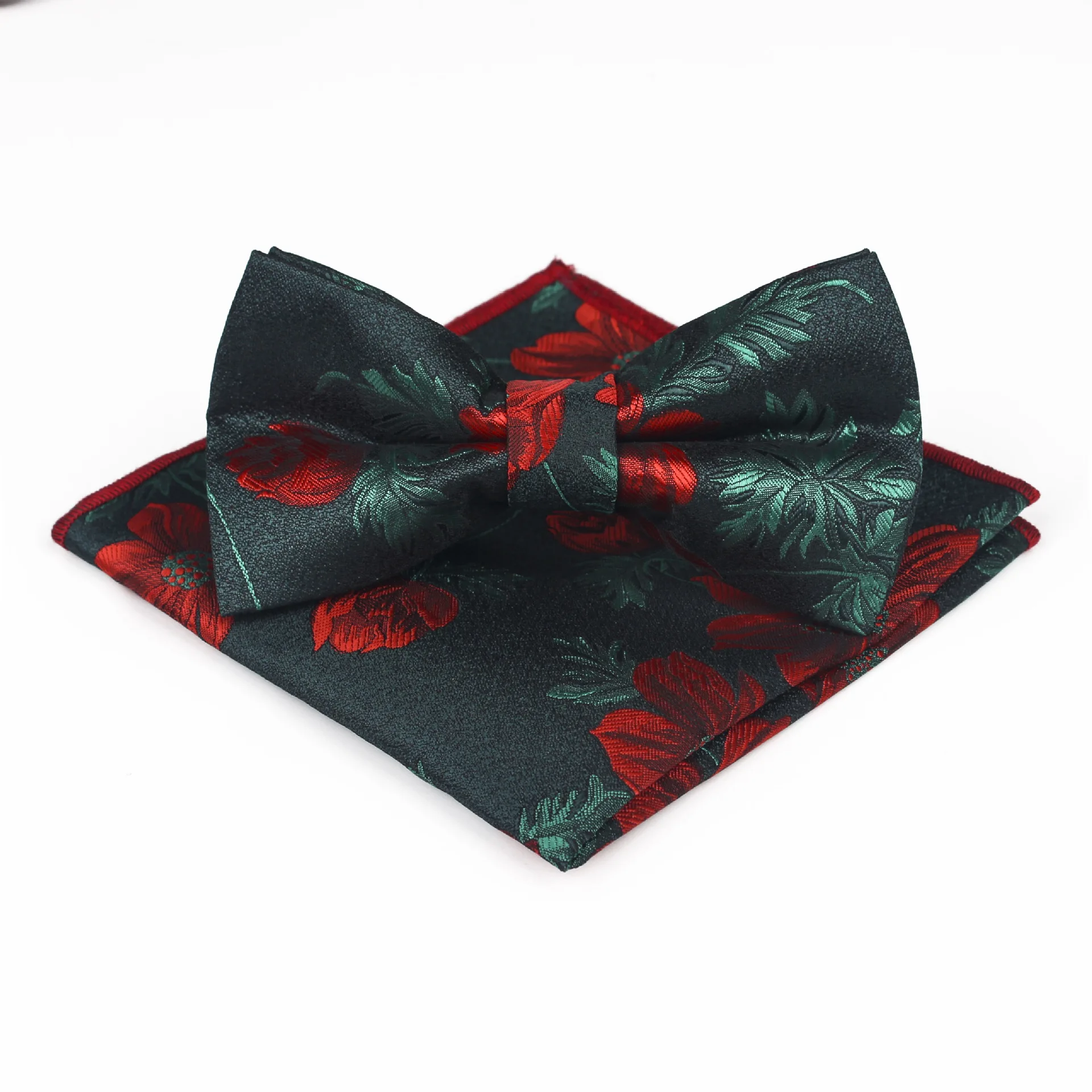 Мужской комплект из галстука-бабочки и носового платка |