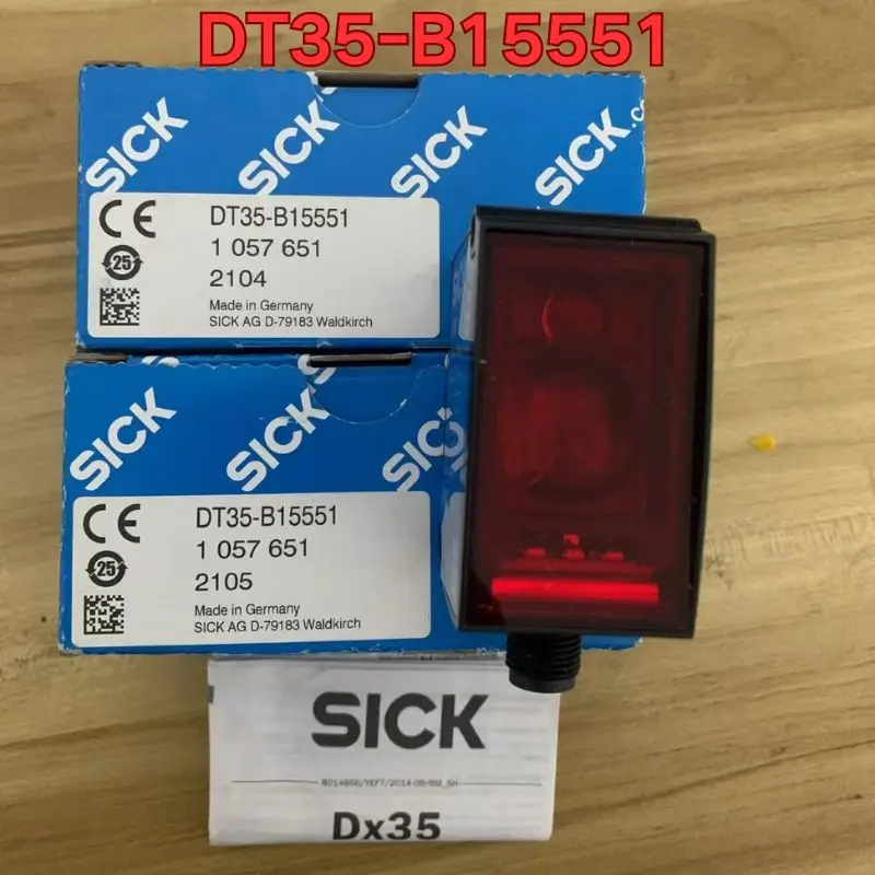 Новый лазерный датчик DT35-B15551