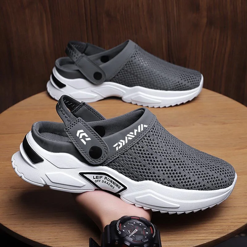 

Daiwa Summer Men's Anti-Slip Breathable Beach Slippers Outdoor Sports Lightweight Plus Size Wear Resisting Fishing Sandals