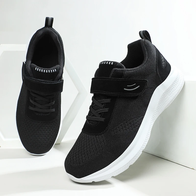 

New comfortable soft-soled anti-skid travel and leisure shoes for middle-aged and elderly people in spring and summer 2023