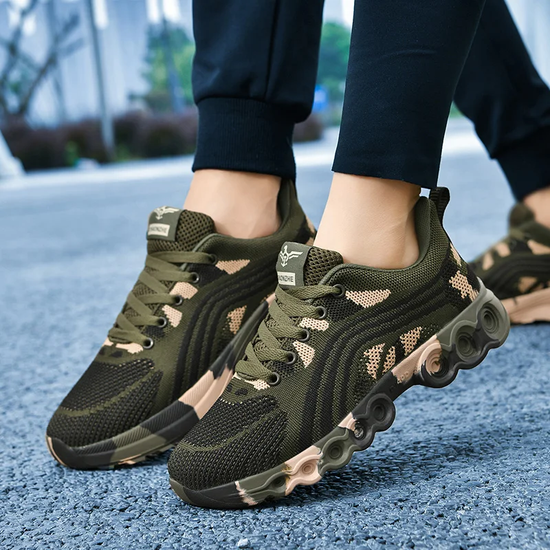 Мужские и женские общие камуфляжные кроссовки в стиле милитари зеленые сетчатые