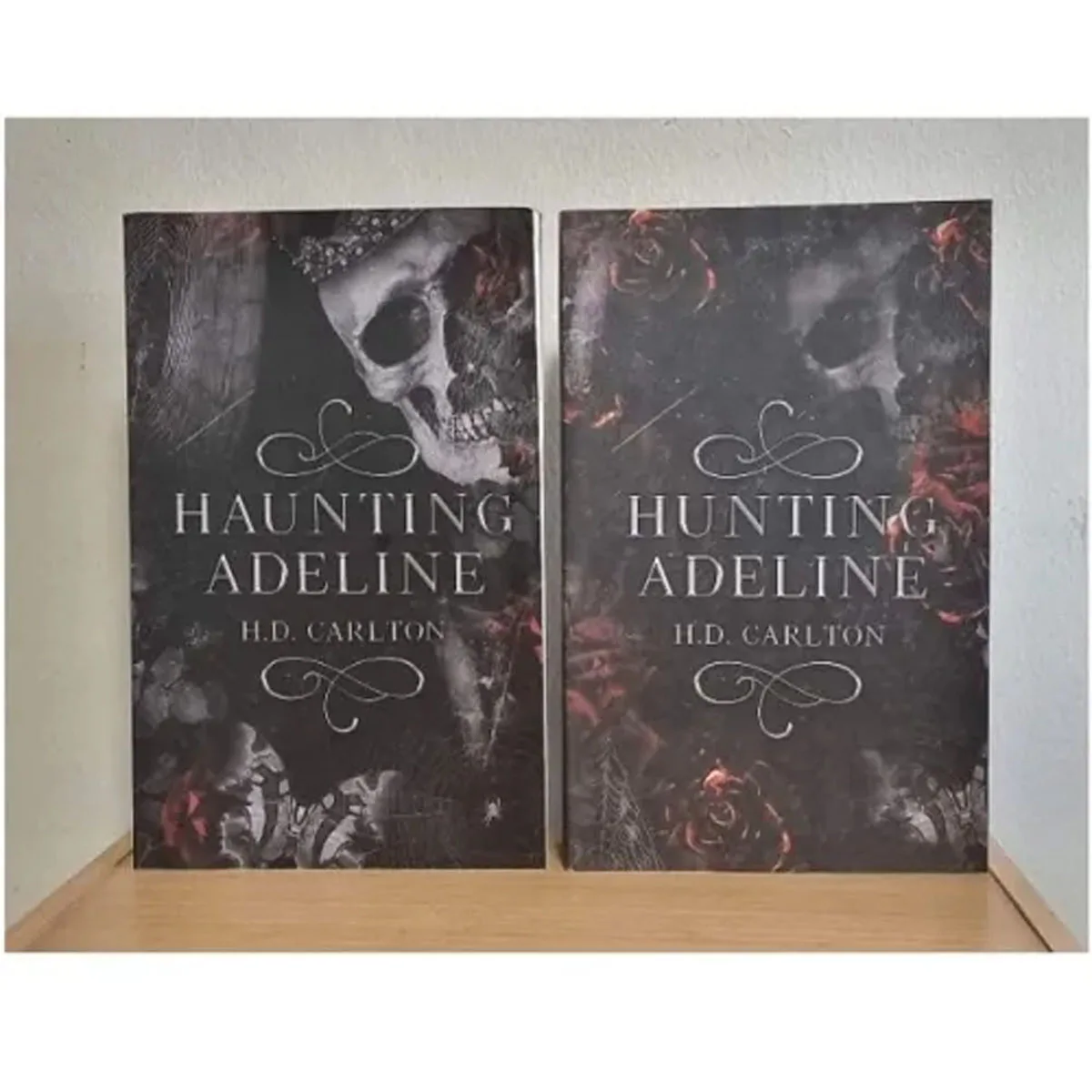 

Набор книг "Haunting Adeline Cat and Mouse Duet" H.D. Carlton