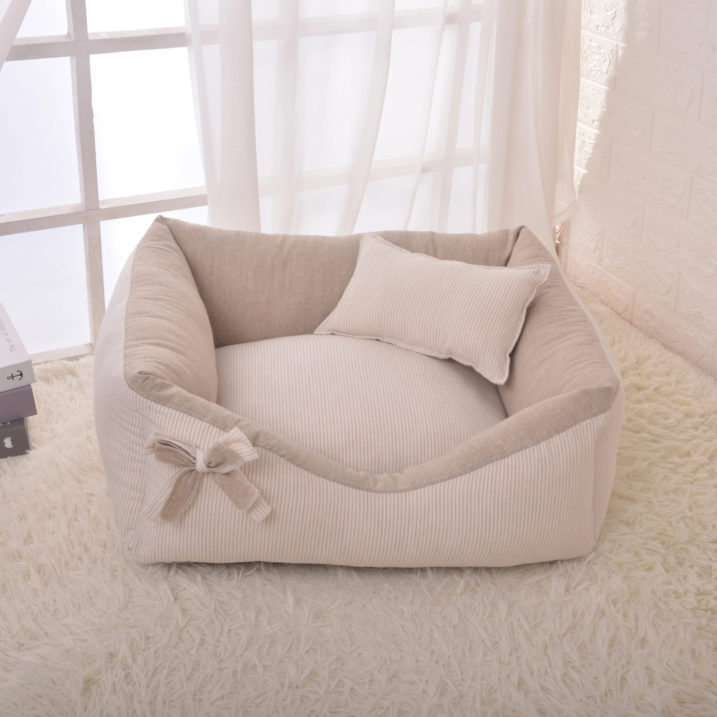 Cotton And Linen Models V-Shaped Pet Sofa Comfortable Dog Square Nest Can Be Used On Both Sides Of The Cushion