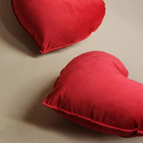 Двуспальная кровать в виде сердца (33 фото)