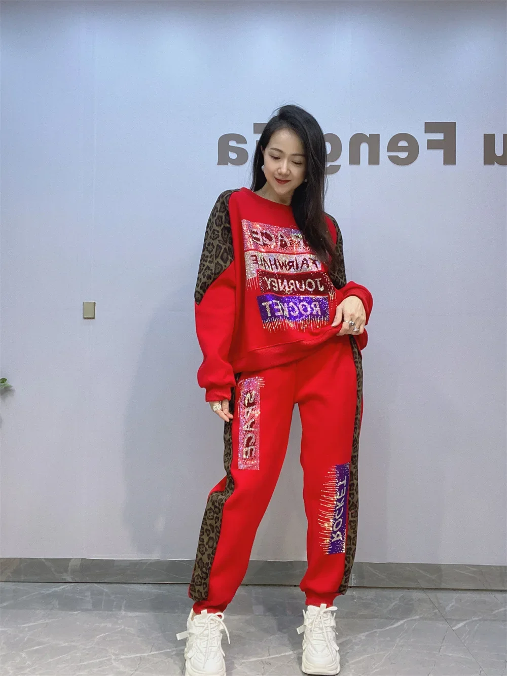 Флисовые комплекты свитшотов зима 2024 новинка популярный топ с леопардовым