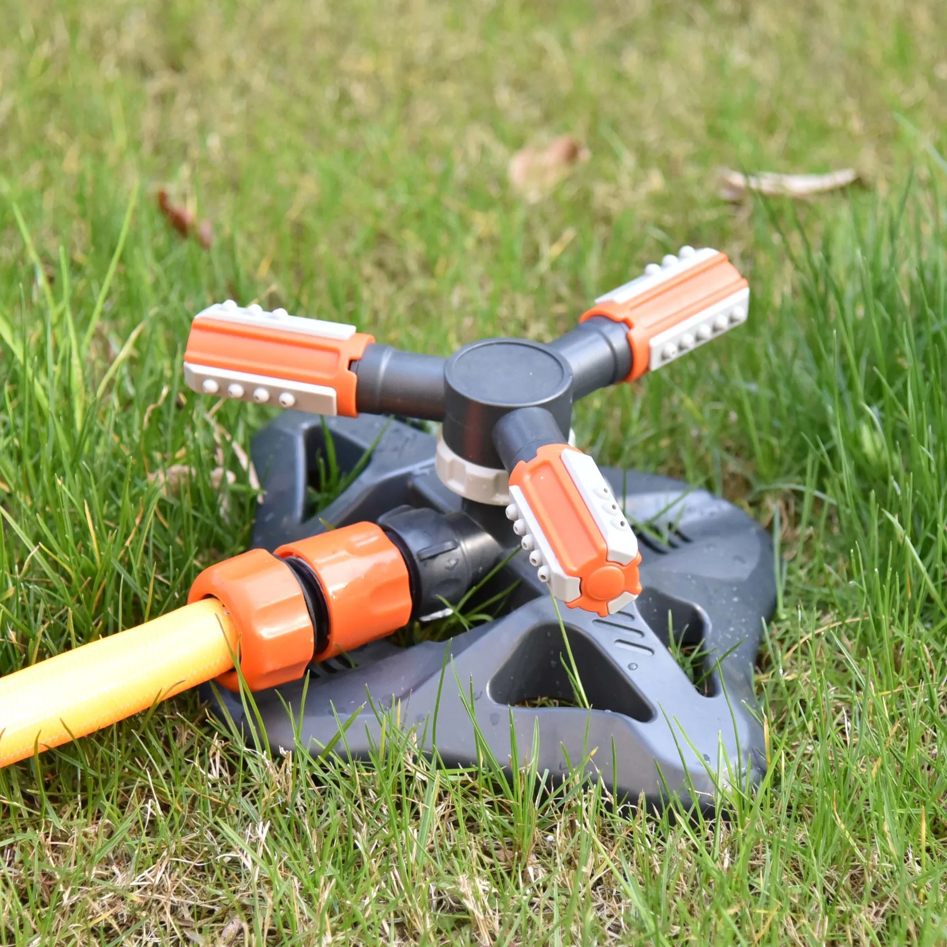 

360 Degree Automatic Rotating Sprinkler Garden Lawn Irrigation System Fast Coupling Rotating Nozzle Garden Irrigation Sprinklers