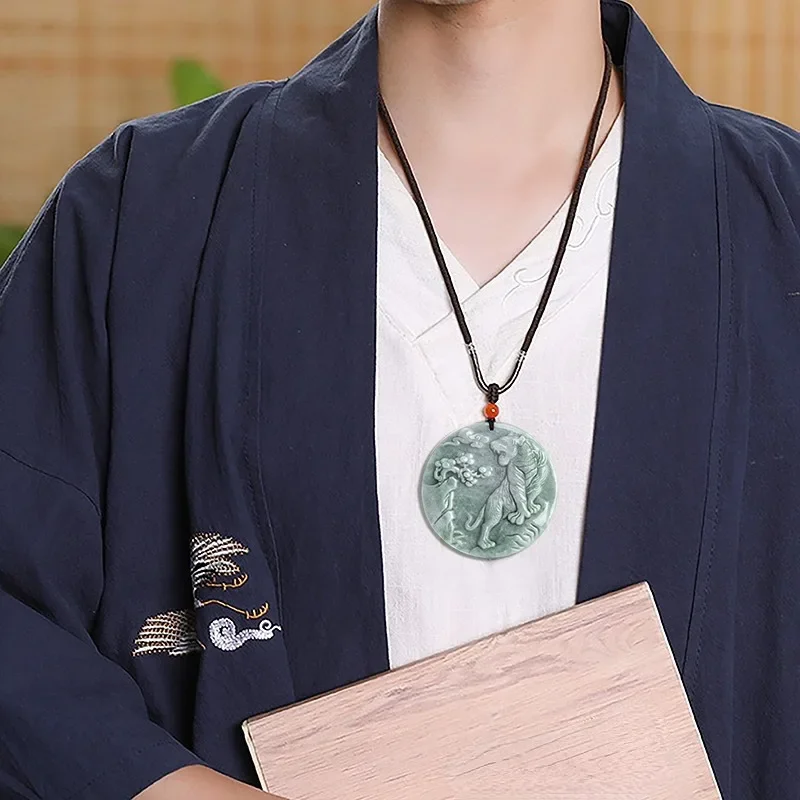 Элегантное ожерелье с подвеской в виде головы тигра из натурального камня