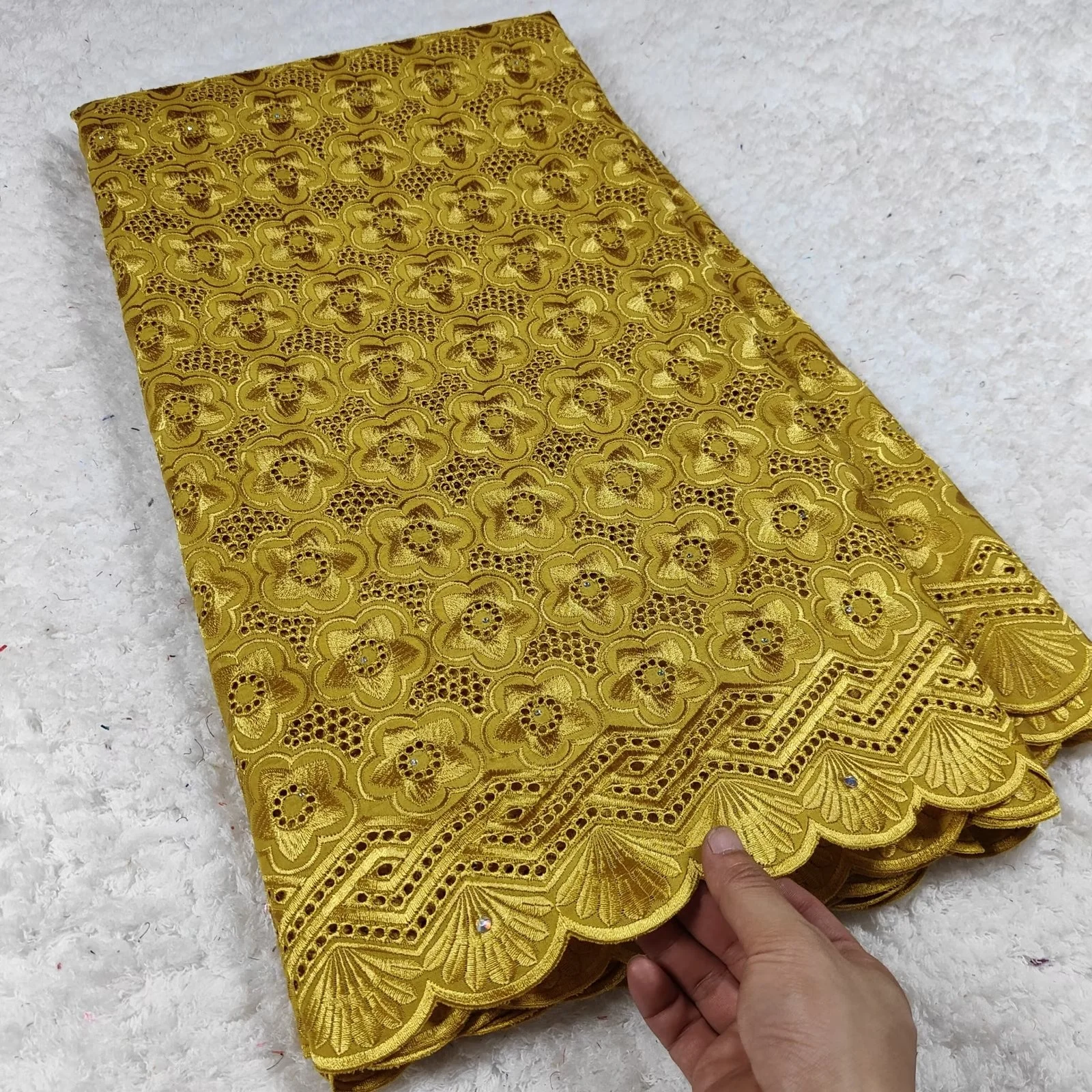 

Golden Color French Punch Lace Fabric 2022 High Quality African Nigerian 100% Cotton Net Lace Fabrics 5 Yards For Wedding A490