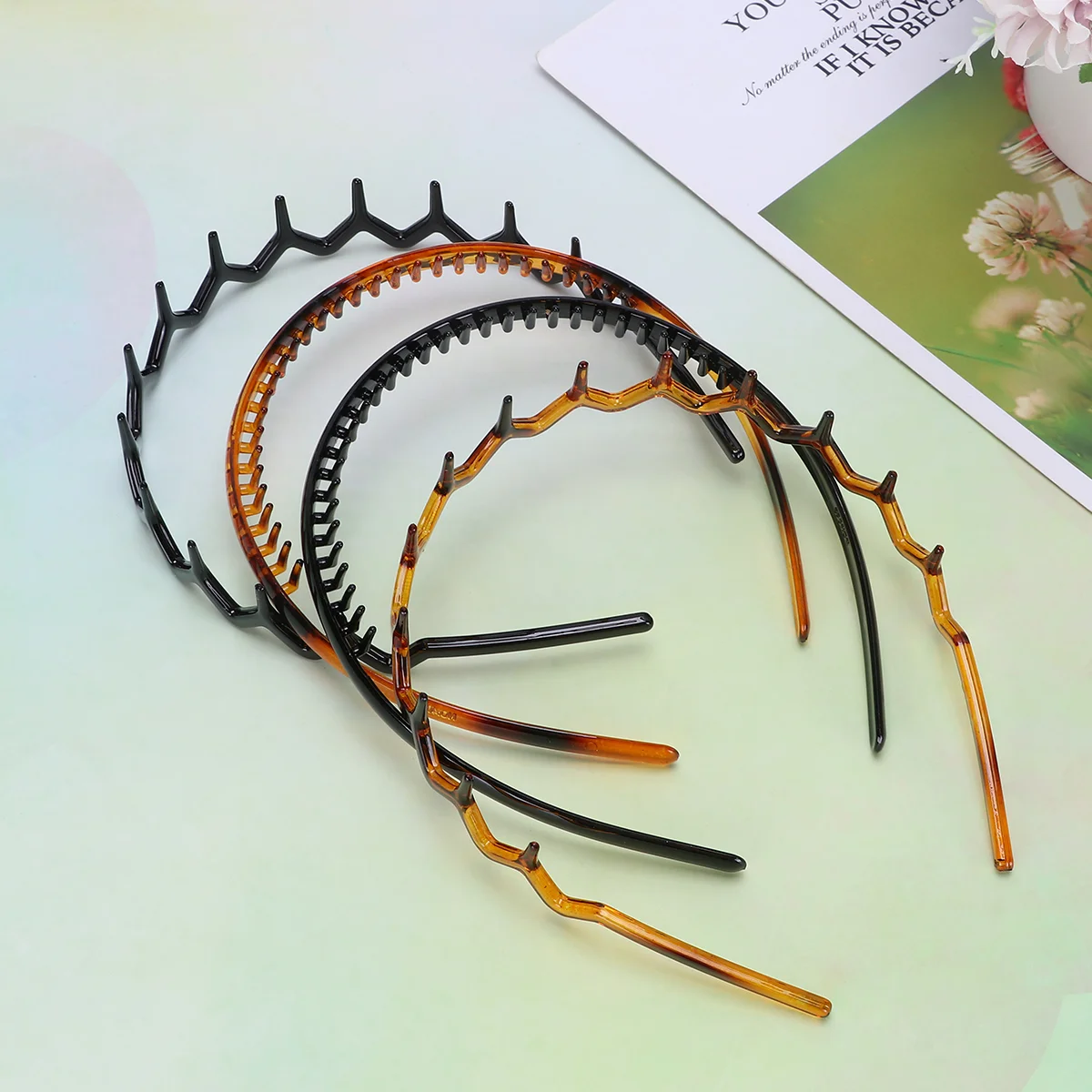 

4Pcs Simple Hair Clip Non- Thin Head Band Unisex Toothed Mens Combs For Hair Men Adult Lady (Black Big Tooth + Brown Big
