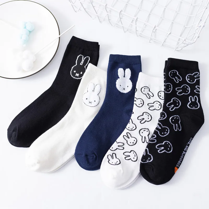 Фото Новые повседневные женские носки Miffy с мультяшным рисунком, носки средней длины, забавные очень милые носки для девочек, осенне-зимние носки для женщин №2