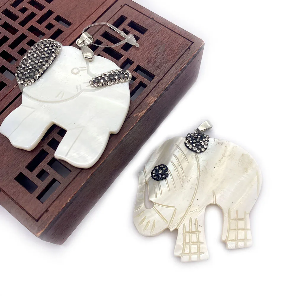 

Elephant White Diamond Set Melon Buckle Pendant Natural Freshwater Shell Couple Style Vintage Trendy Jewelry Hand Carved