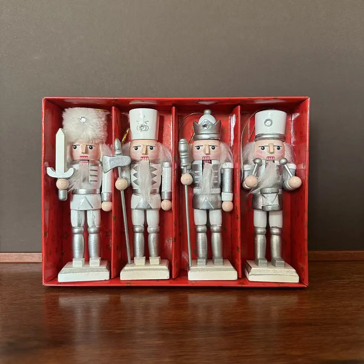 

Деревянный Щелкунчик, подвеска, 13 см