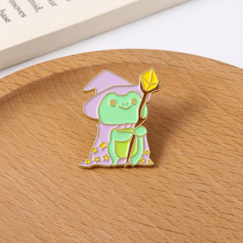 

Fun Personality Magic Frog Brooch Magic Cloak Magic Scepter Enamel Lapel Pin Cute Cartoon Character Backpack Badge Jewelry Gift