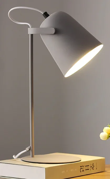 

Настольная лампа Nordic черный