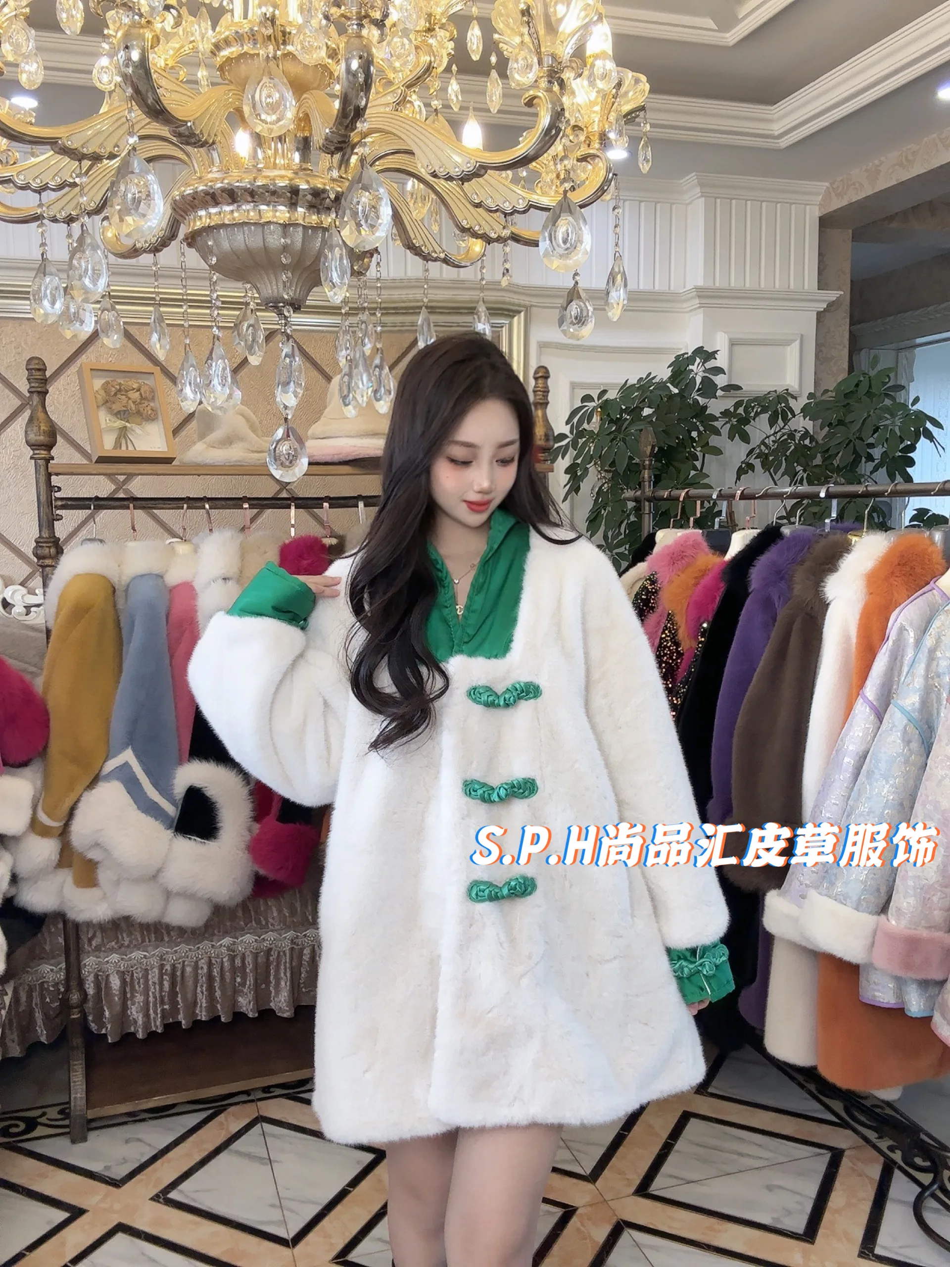 Рисунок 4 - Женская куртка с длинным рукавом