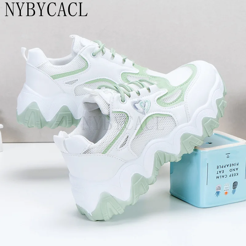 

Women Shoes Autumn Breathable Korean Platform Sneakers Breathable Heart Mixed Colors Slip On Casual Vulcanize Shoes Lace Up New