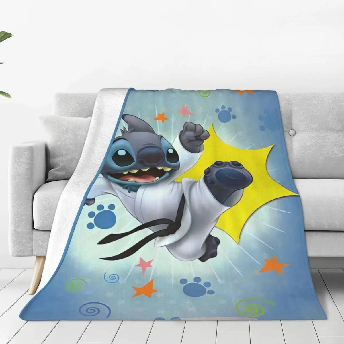 Мультяшное плюшевое одеяло MINISO Stitch студенческое Фланелевое покрывало для улицы