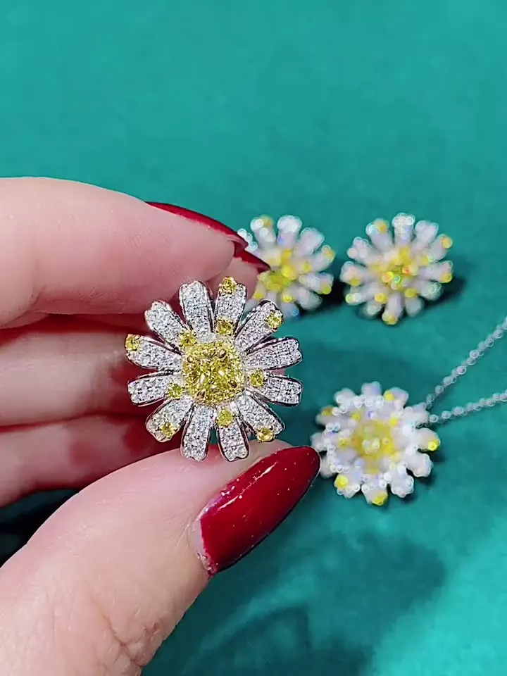 

S925 sterling silver small daisy earrings female diamond-studded light luxury all-match zircon flower design earrings