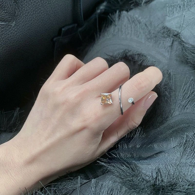 

Orange Diamond Cross Winding Ring Nebula Alloy Nebula Rings for Women Jewelry