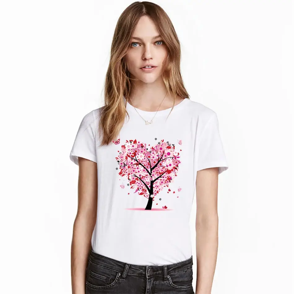 Цветная наклейка на одежду с рисунком дерева