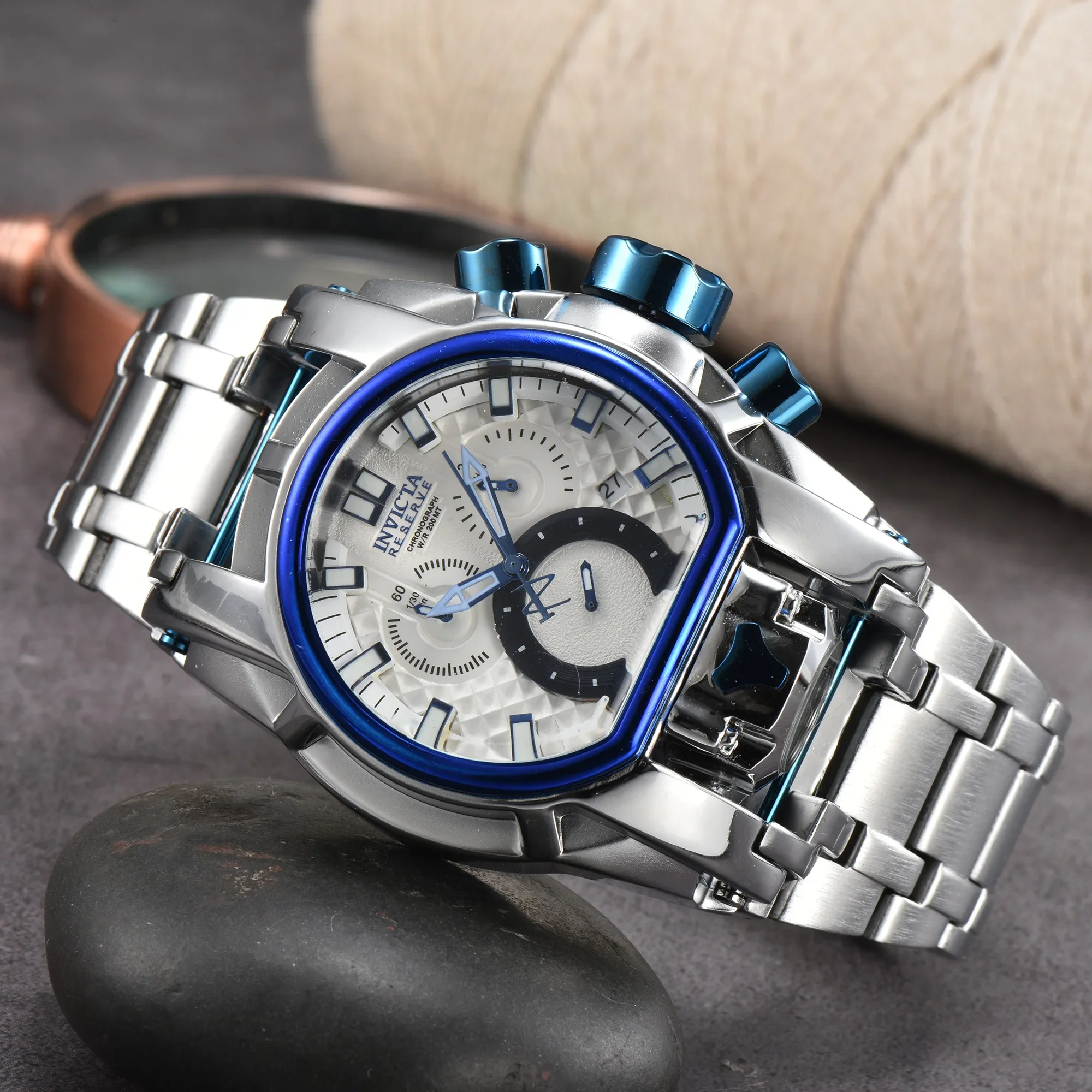 

Мужские кварцевые часы с большим циферблатом и автоматической датой