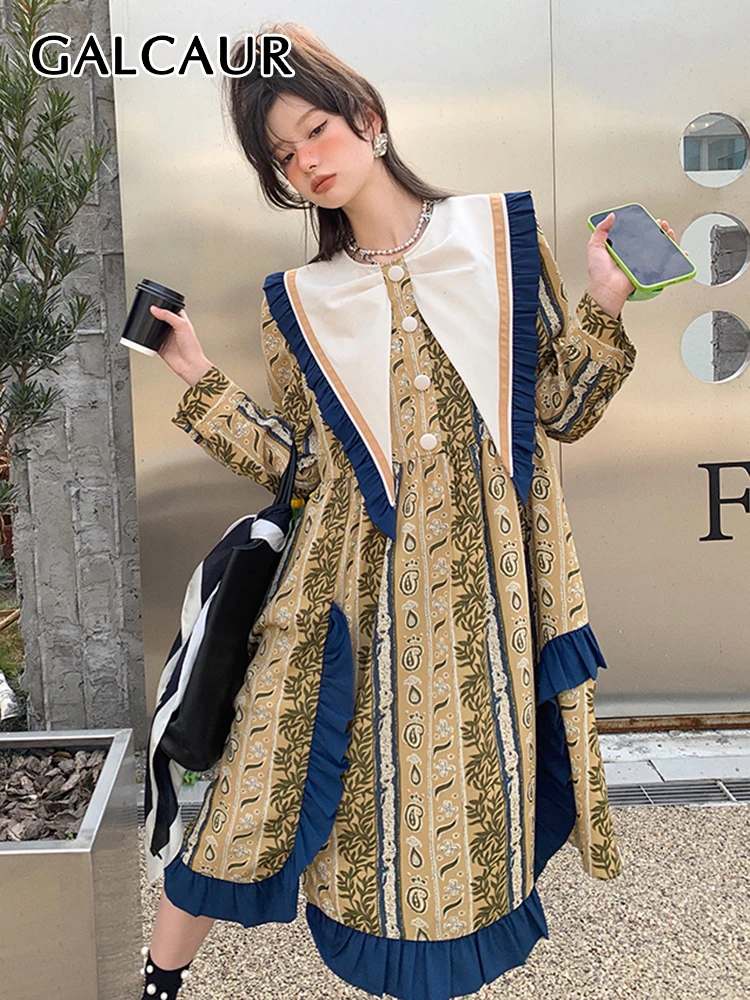 

Платье-мини с длинным рукавом, круглым вырезом и принтом